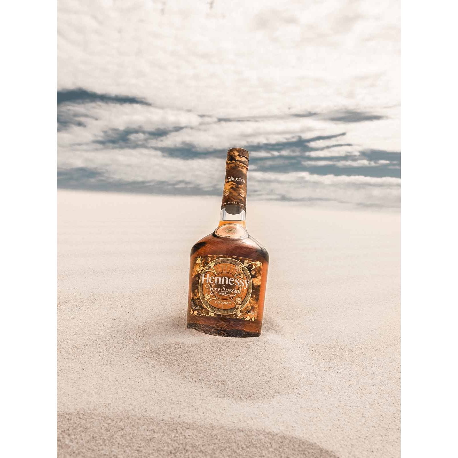 Hennessy V.S. Cognac Special Edition by Faith XLVII in Geschenkverpackung 0,7l 40% Vol